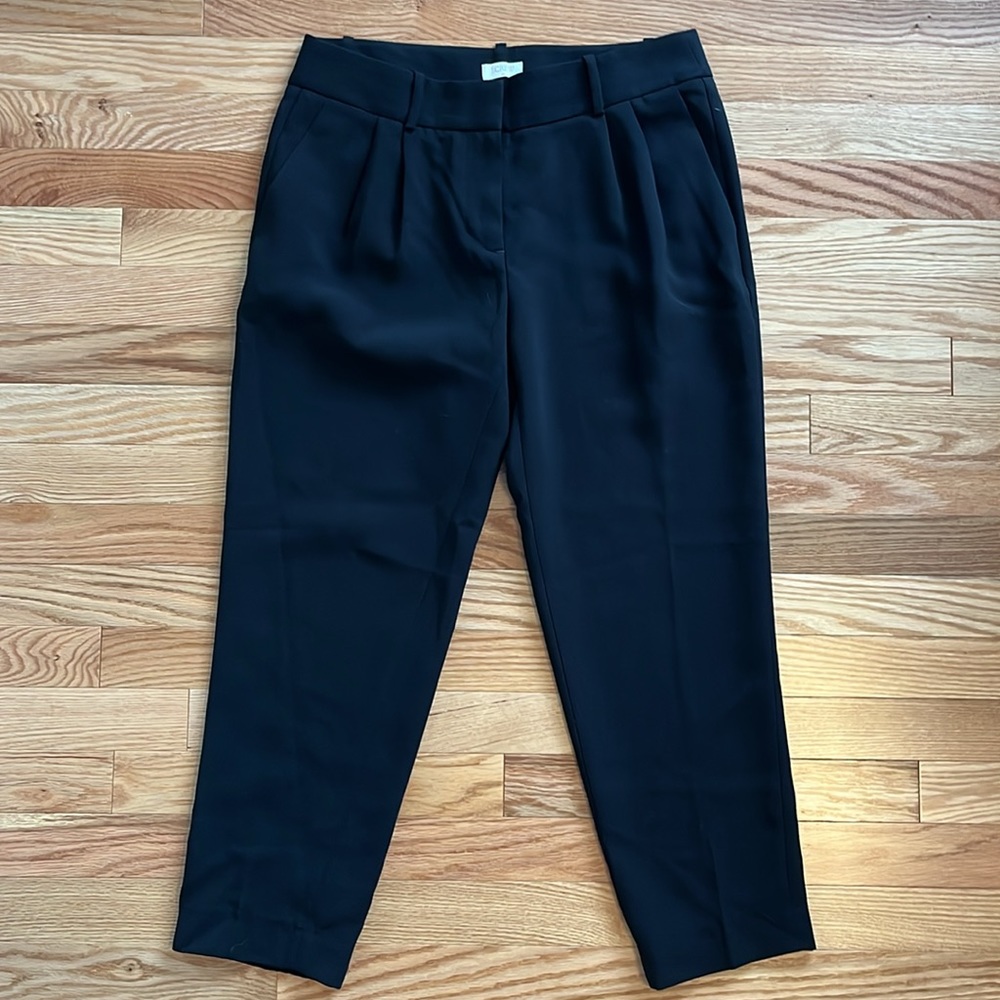 EUC J Crew Pleated Ankle-Length Trousers in size 4